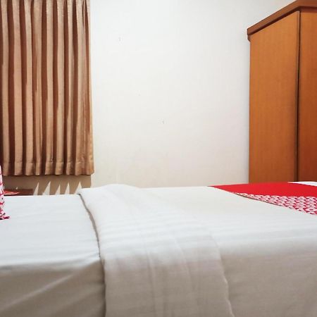 Capital O 142 Hotel Al Furqon Syariah Palembang Bagian luar foto