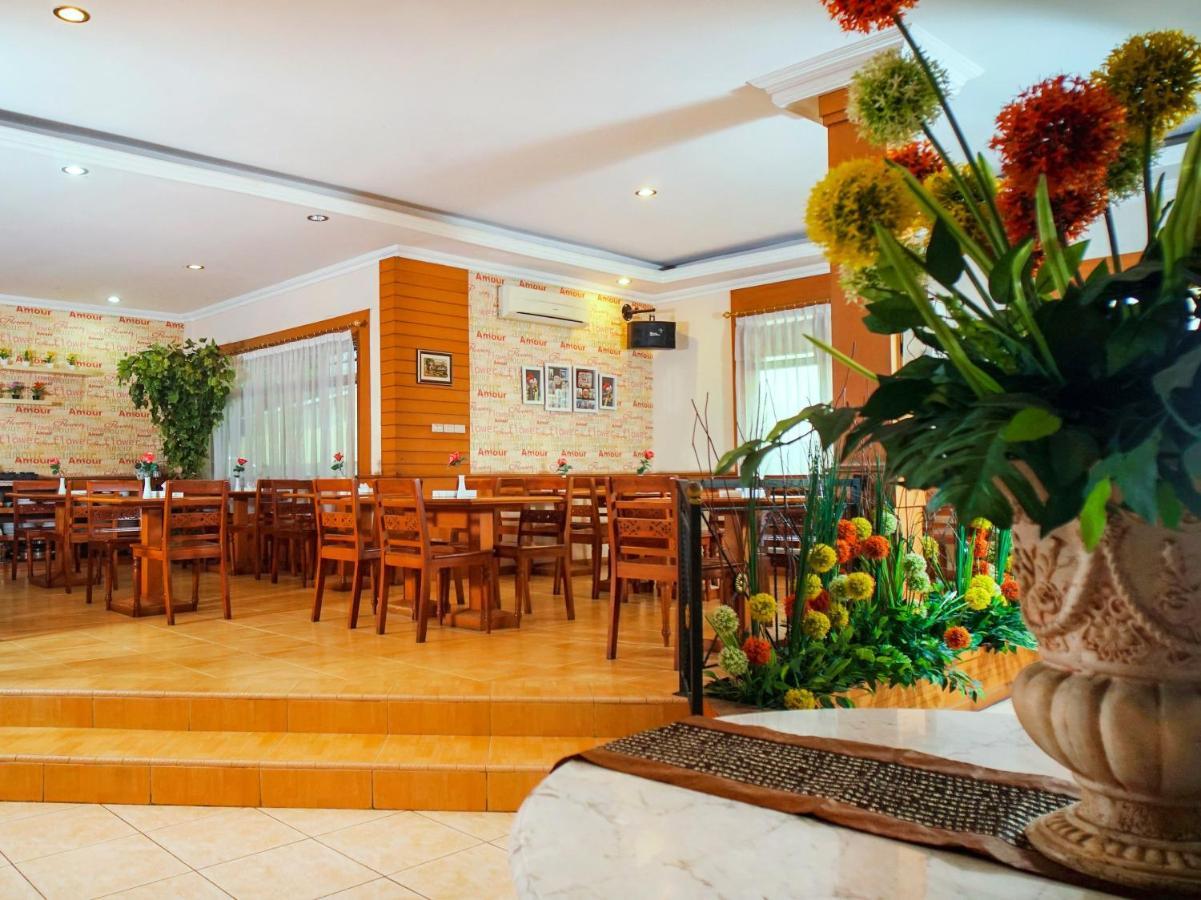 Capital O 142 Hotel Al Furqon Syariah Palembang Bagian luar foto