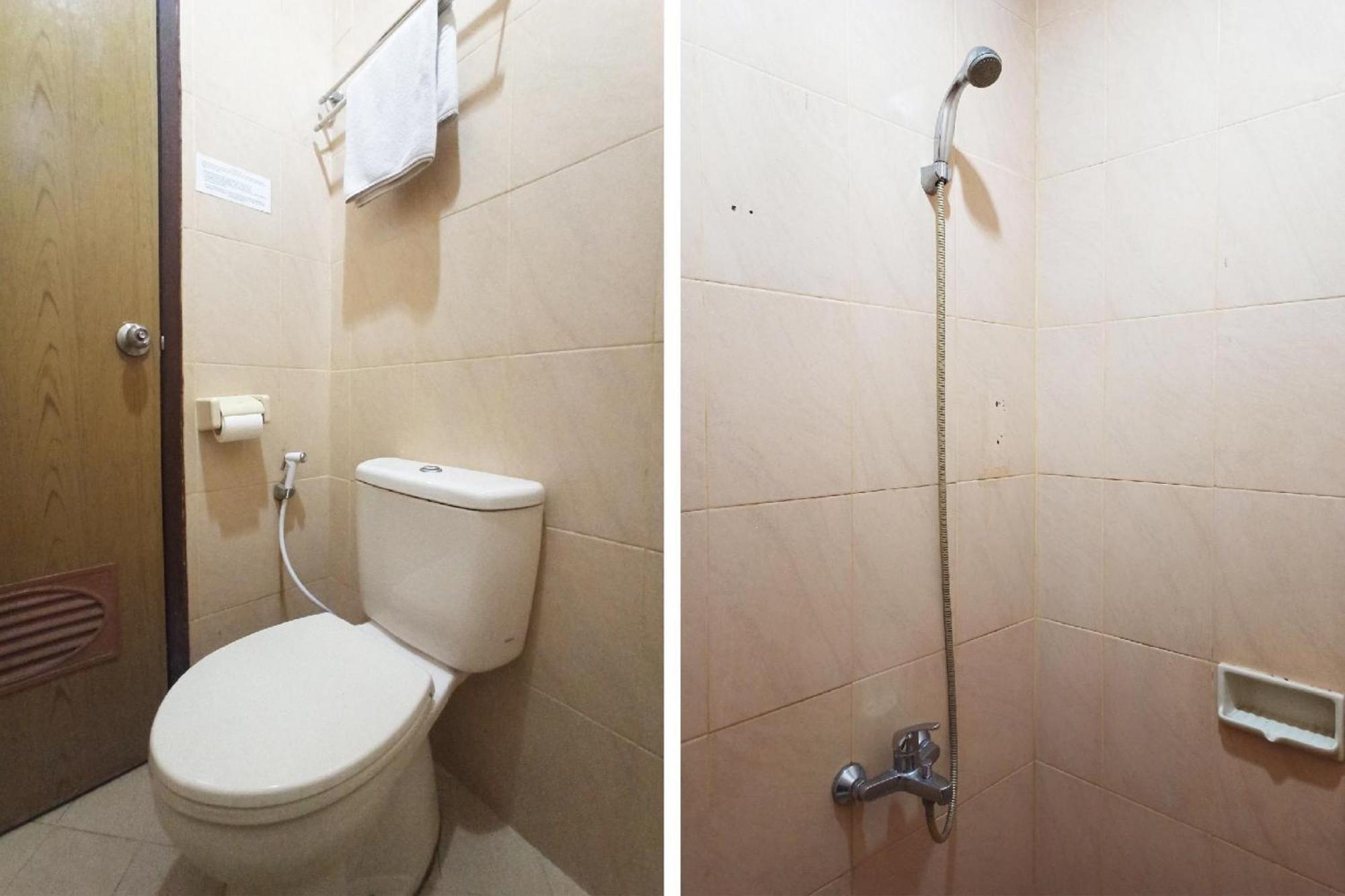 Capital O 142 Hotel Al Furqon Syariah Palembang Bagian luar foto