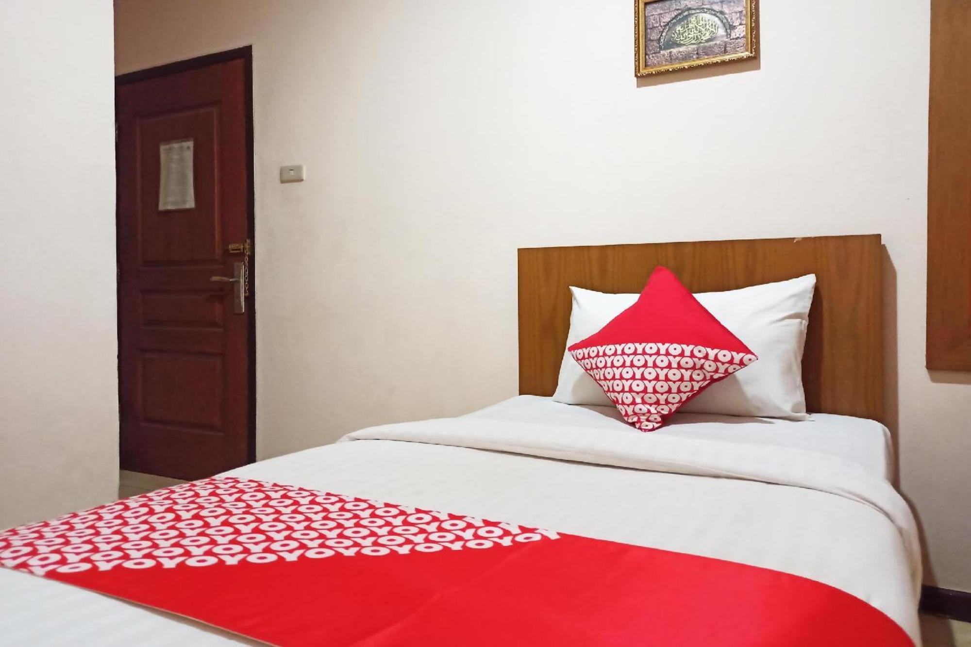 Capital O 142 Hotel Al Furqon Syariah Palembang Bagian luar foto