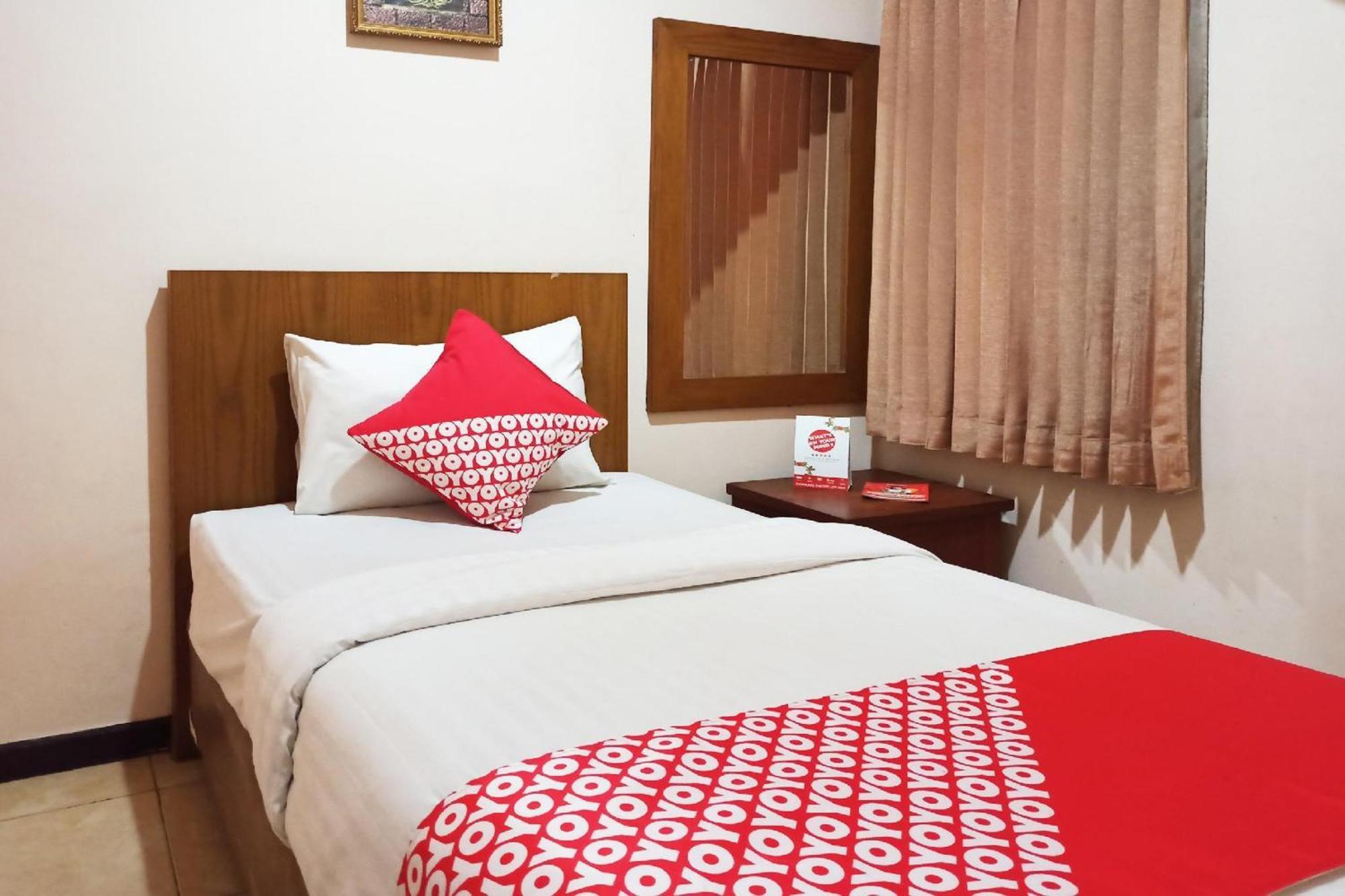 Capital O 142 Hotel Al Furqon Syariah Palembang Bagian luar foto
