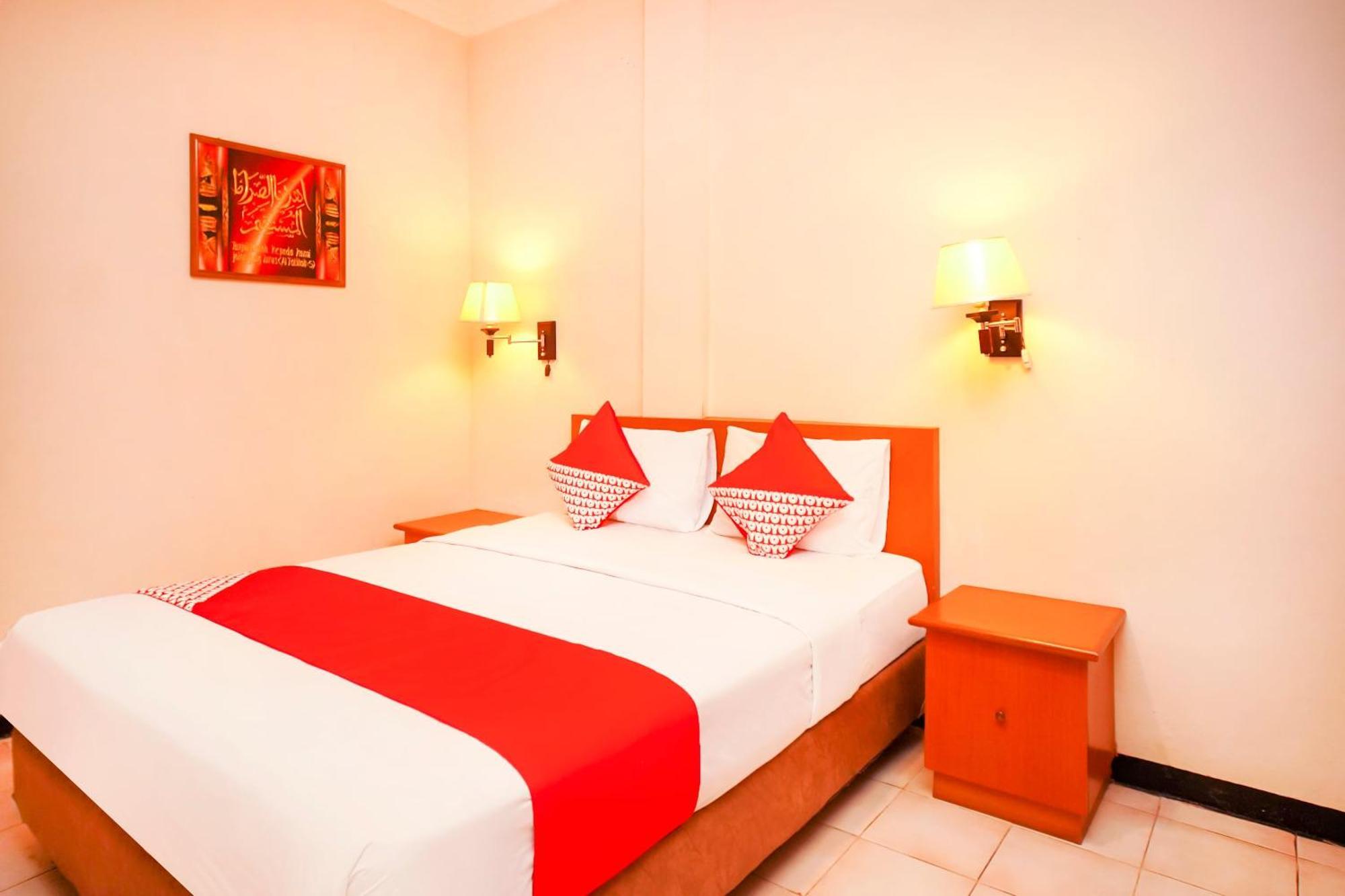 Capital O 142 Hotel Al Furqon Syariah Palembang Bagian luar foto