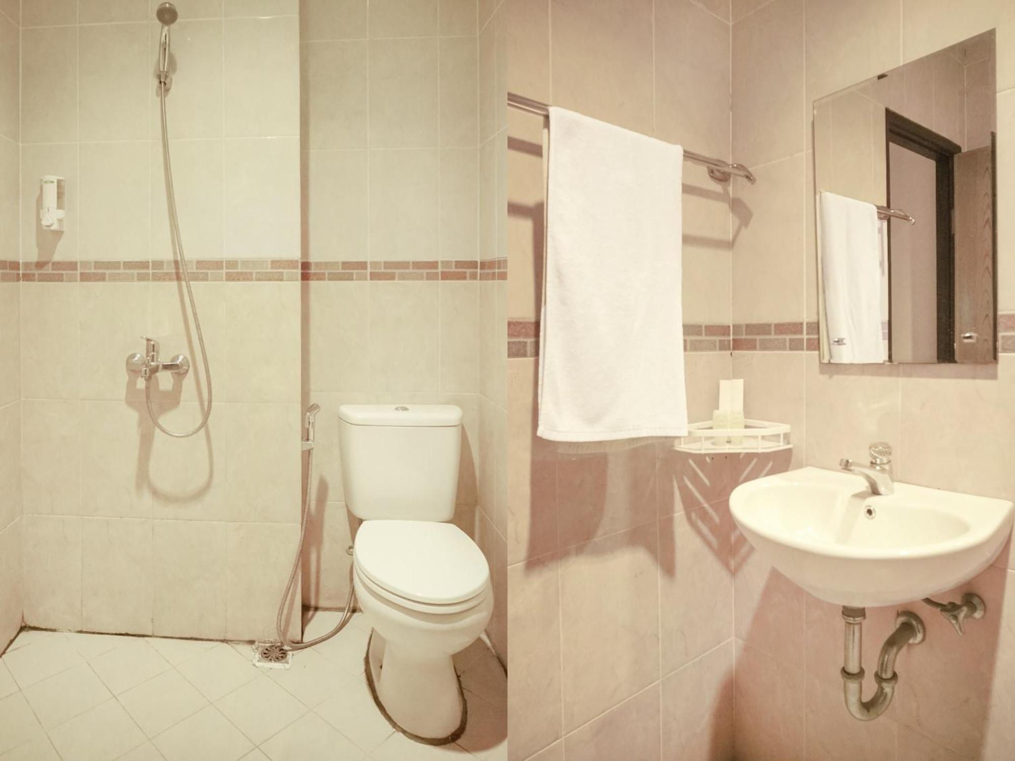 Capital O 142 Hotel Al Furqon Syariah Palembang Bagian luar foto