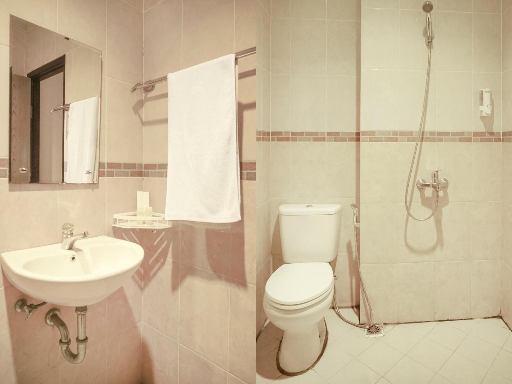 Capital O 142 Hotel Al Furqon Syariah Palembang Bagian luar foto