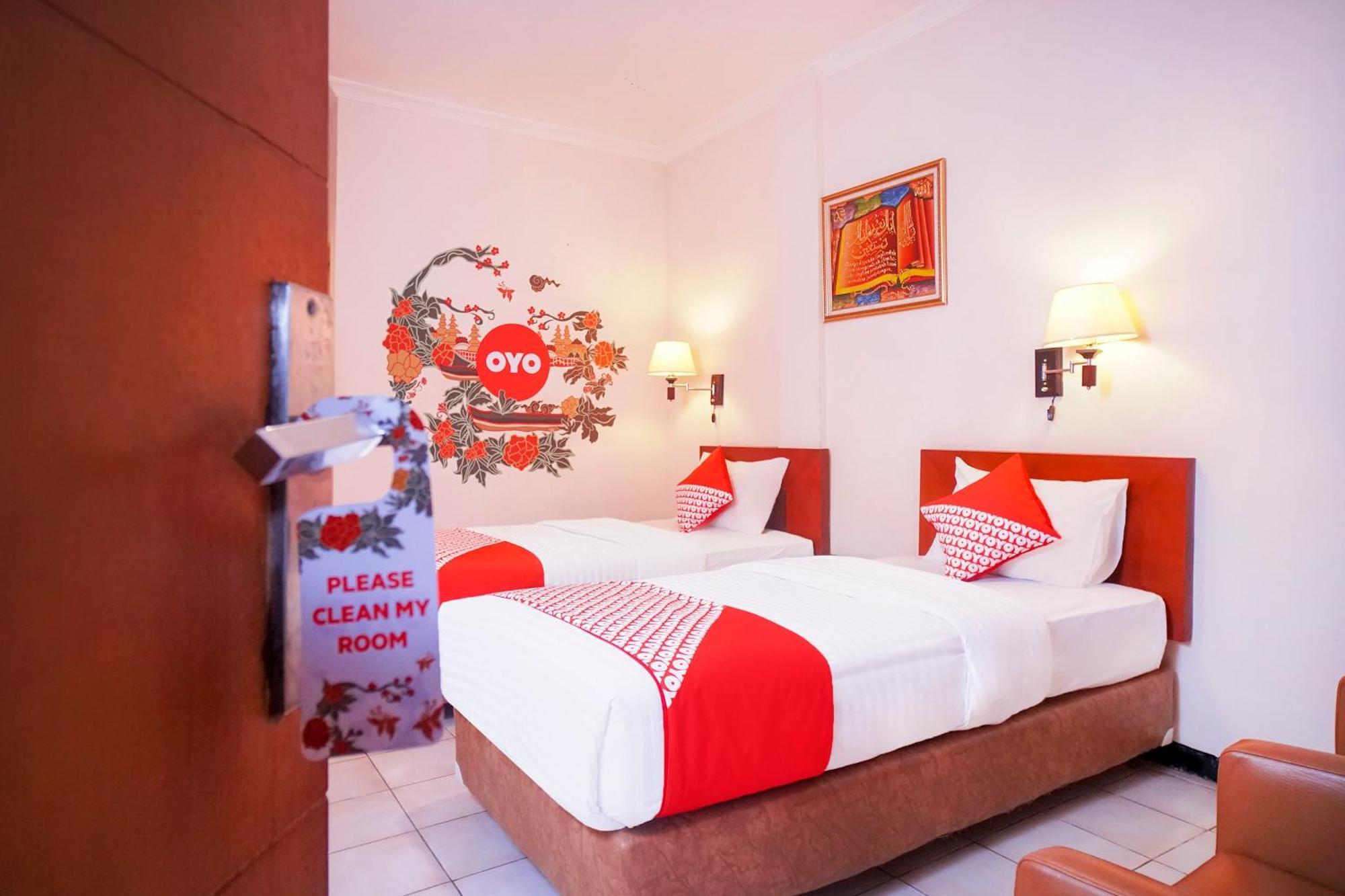 Capital O 142 Hotel Al Furqon Syariah Palembang Bagian luar foto