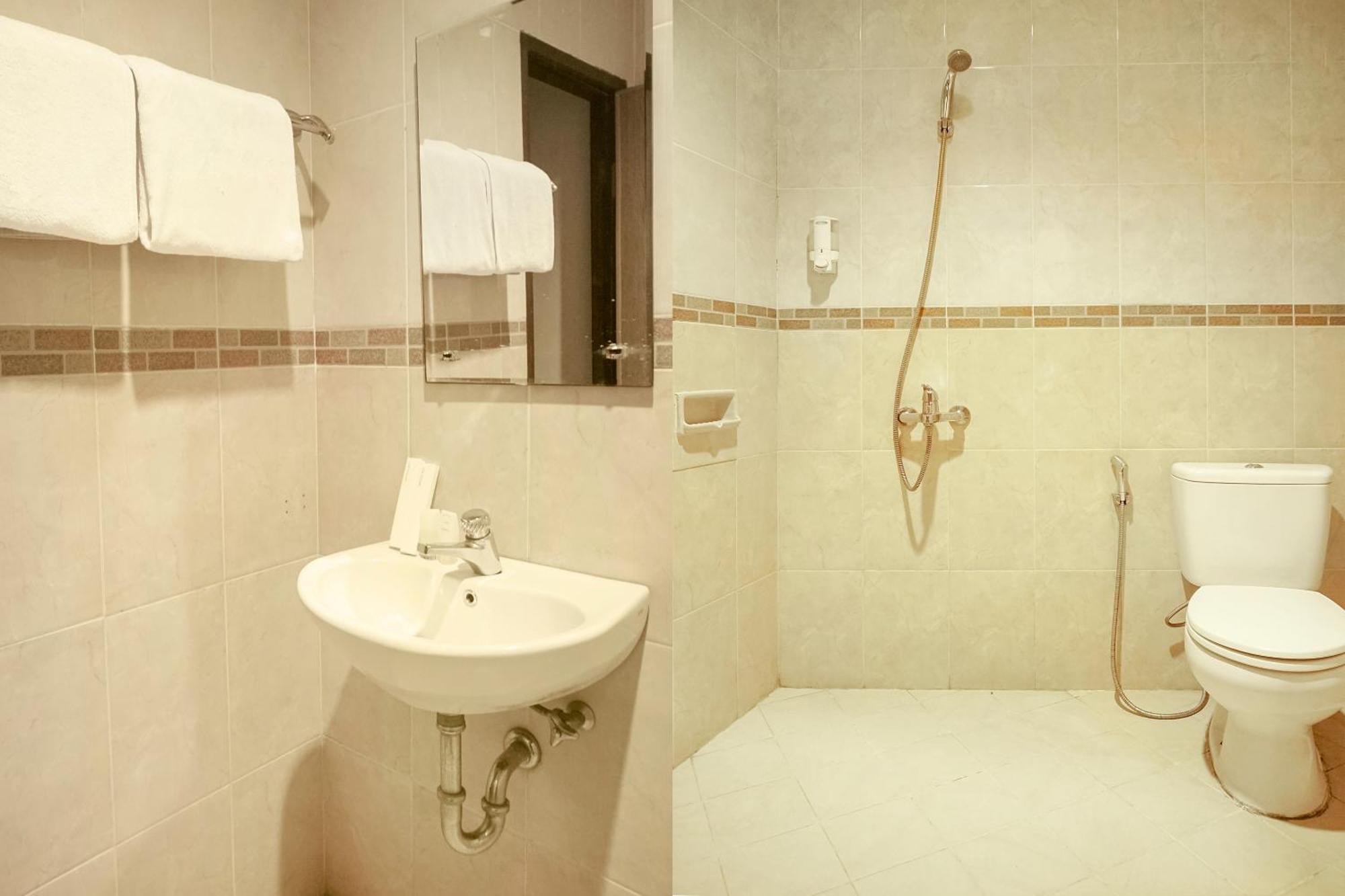 Capital O 142 Hotel Al Furqon Syariah Palembang Bagian luar foto