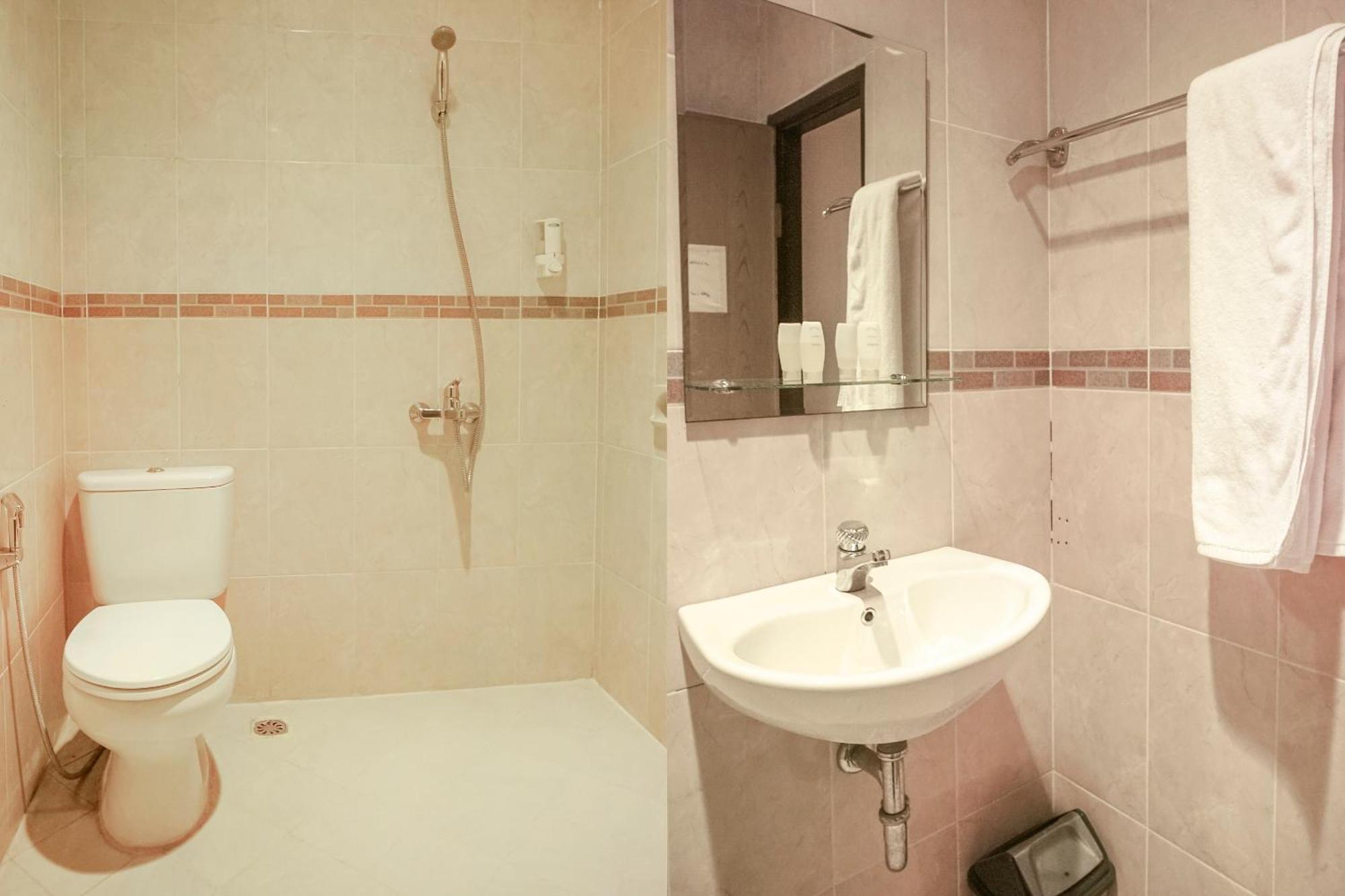 Capital O 142 Hotel Al Furqon Syariah Palembang Bagian luar foto