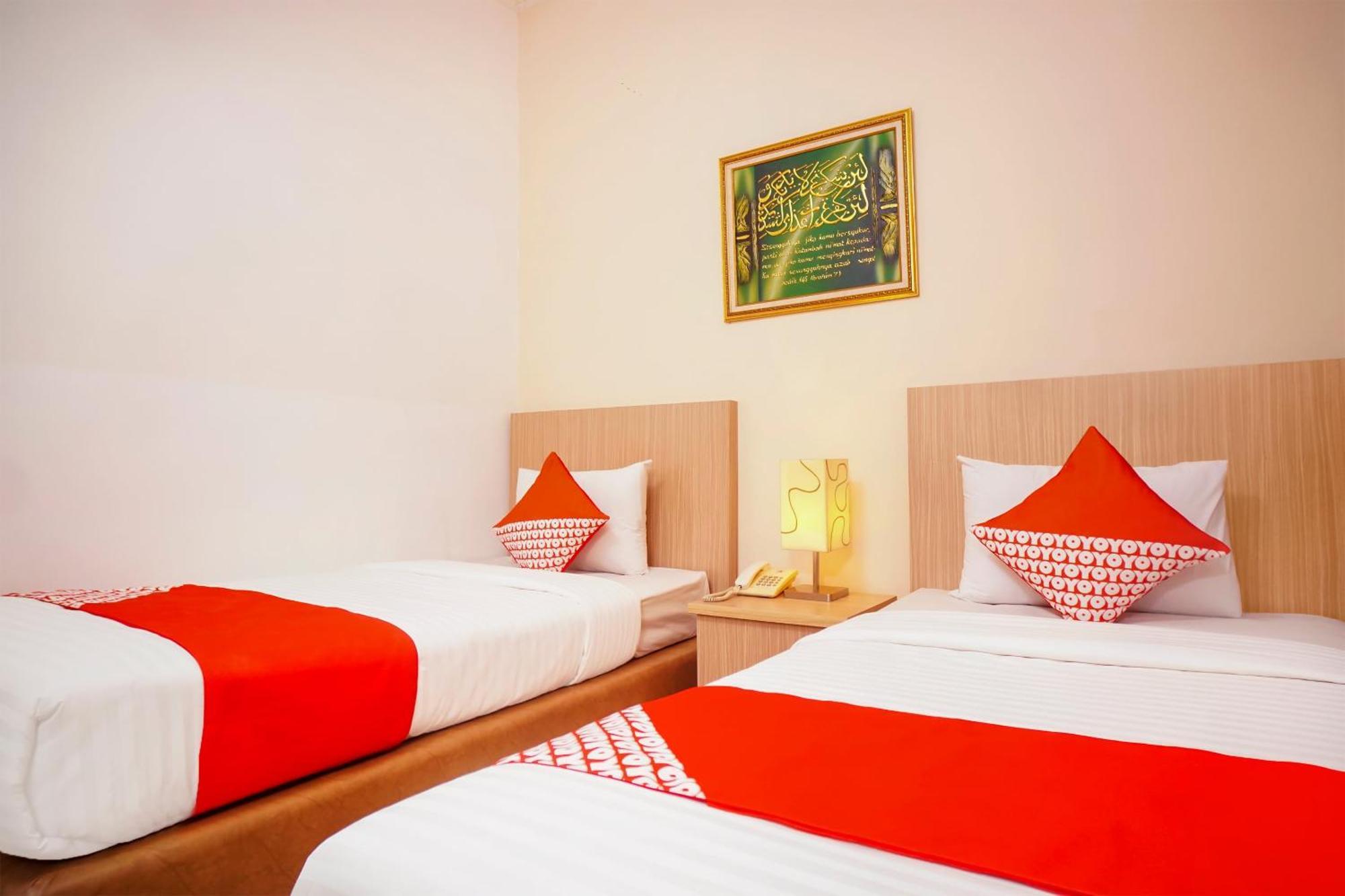 Capital O 142 Hotel Al Furqon Syariah Palembang Bagian luar foto