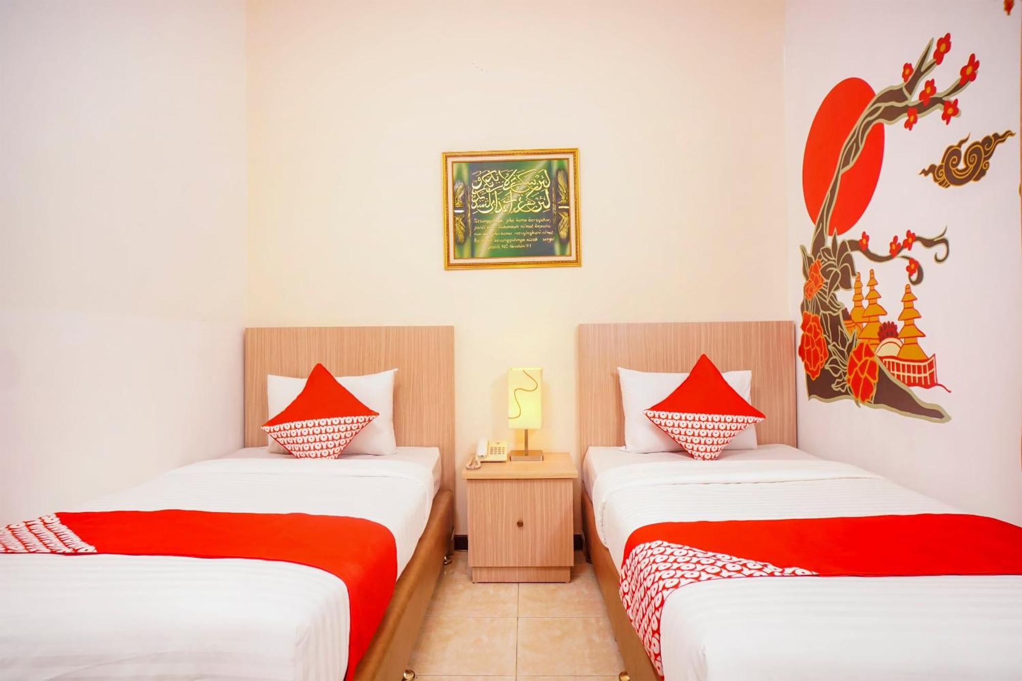 Capital O 142 Hotel Al Furqon Syariah Palembang Bagian luar foto